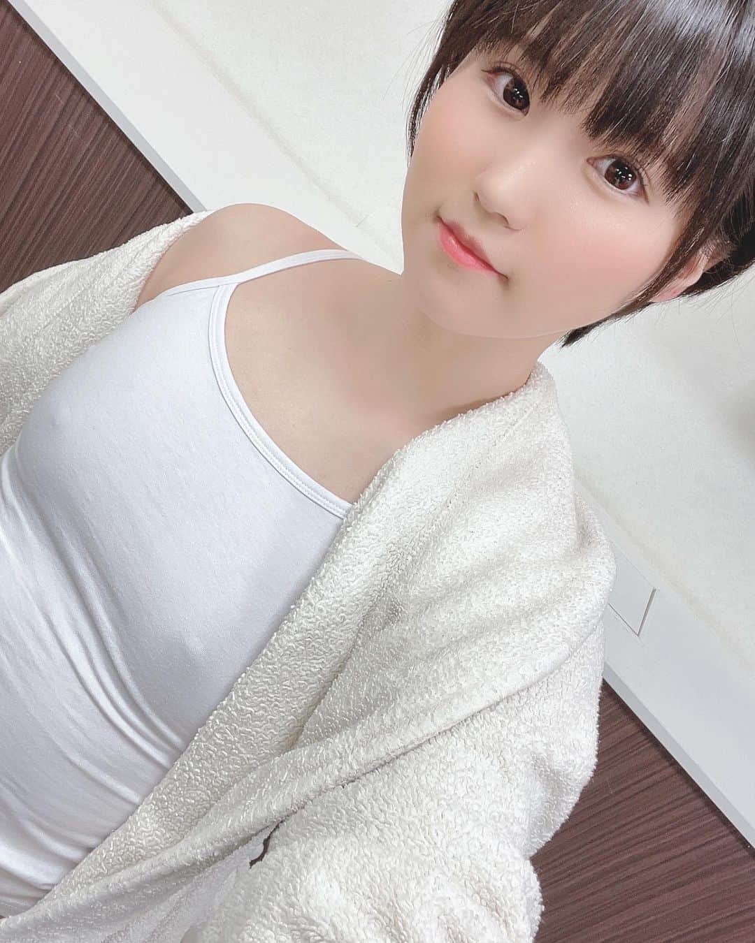 水沢つぐみのインスタグラム：「師走だから乳首立っちゃったよね👶  #バンビプロモーション #AV女優」