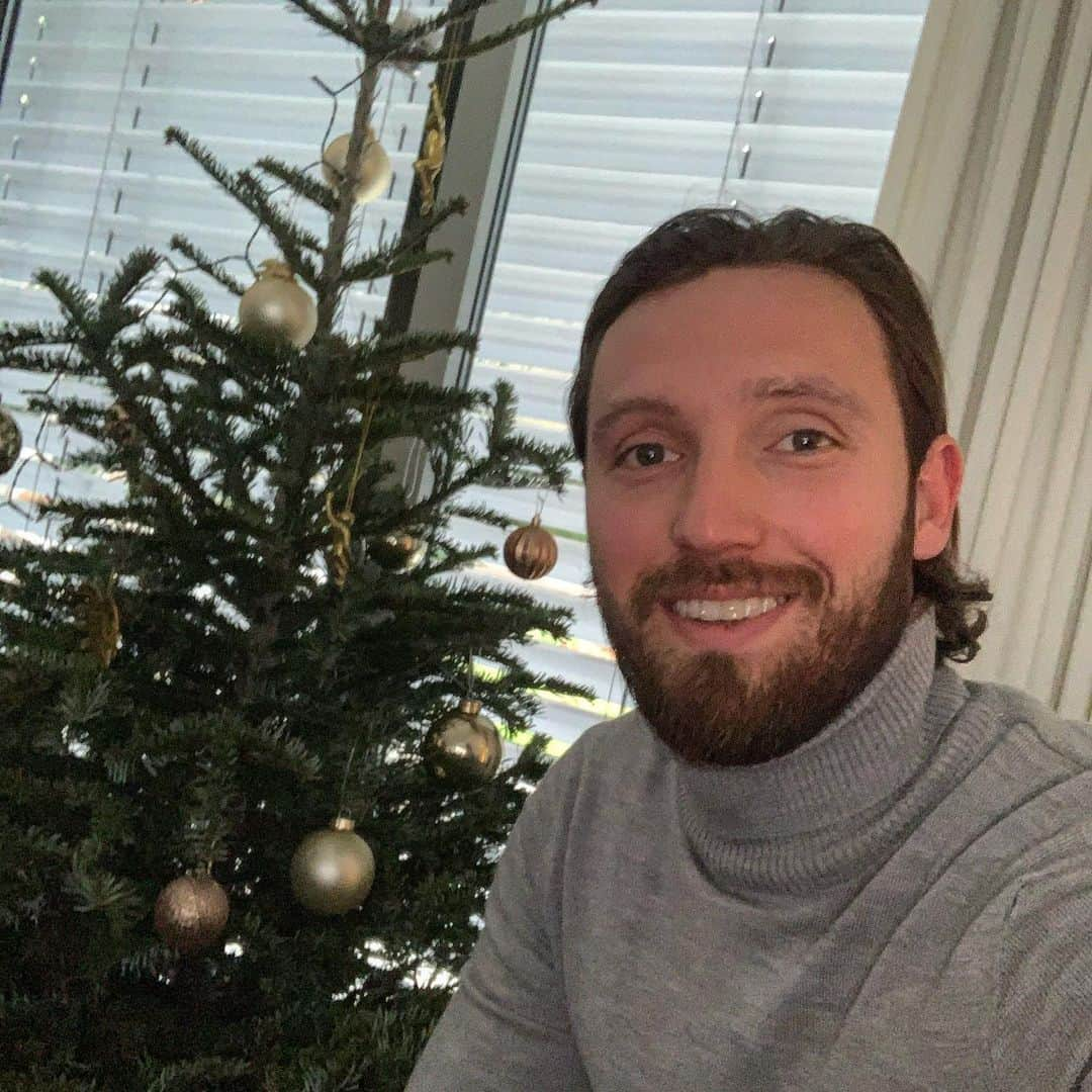 マルコ・ヘーガーさんのインスタグラム写真 - (マルコ・ヘーガーInstagram)「Merry Christmas🎄🎁🙌🏻 . #merrychristmas #froheweihnachten #family #time #enjoy #effzeh #mh6 #liebedeinestadt」12月25日 1時29分 - marco_hoeger