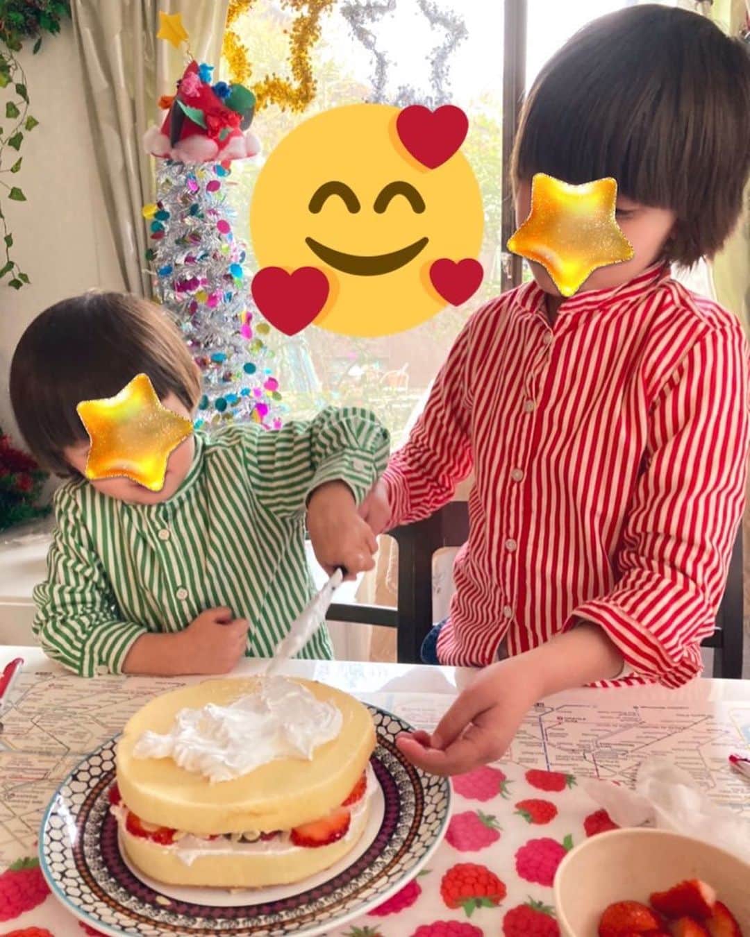 小明のインスタグラム：「男子ごはん🍓👦🏼🧒🏼🎂」