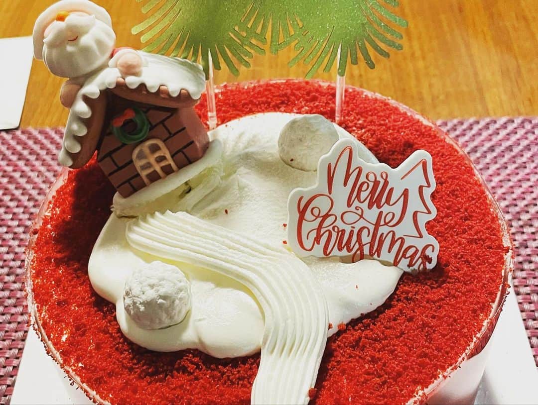 ファン・ソヒさんのインスタグラム写真 - (ファン・ソヒInstagram)「크리스마스 방어파티🎄」12月25日 0時02分 - sohhee_h