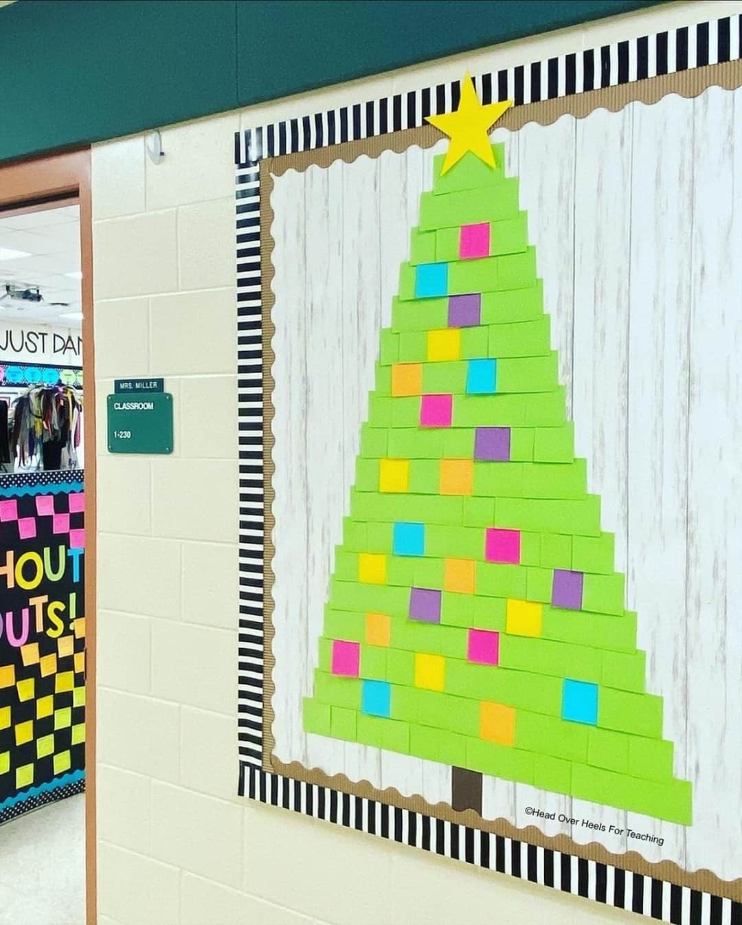 3M（スリーエム）のインスタグラム：「What if you could write on your tree to show extra love to your loved ones this holiday season? @headoverheelsforteaching put up a @Postit Note tree for her 4th graders to share notes of encouragement. 🎄❤️  #HolidaysWith3M #PostitNote #SpreadJoy #HappyHolidays」