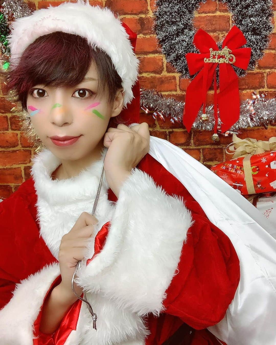 SARSHIのインスタグラム：「サンタさ〜しがやってきた〜！！  #merrychristmas」