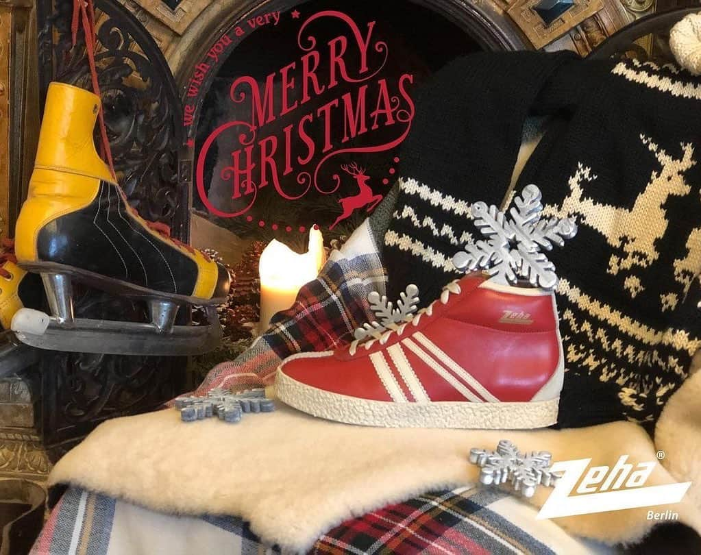 ツェハさんのインスタグラム写真 - (ツェハInstagram)「Frohe Weihnachten 🎄🎁!  We wish you a very Merry Christmas!  #zeha #christmasmood #christmastime #noel #christmasdecor #natale #navidad #vintagesportswear #christmastree #santaclaus #zehaberlin #berlinstyle #berlinshopping #berlinhistory #germanoldbrand #socken #sneakers #christmas #christmasiscoming #present #vintage  #heritage #madeinportugal #weihnachten #christmasinberlin #calze #christmastree #picoftheday #perfectpresent #rodler」12月25日 0時11分 - zehaberlin