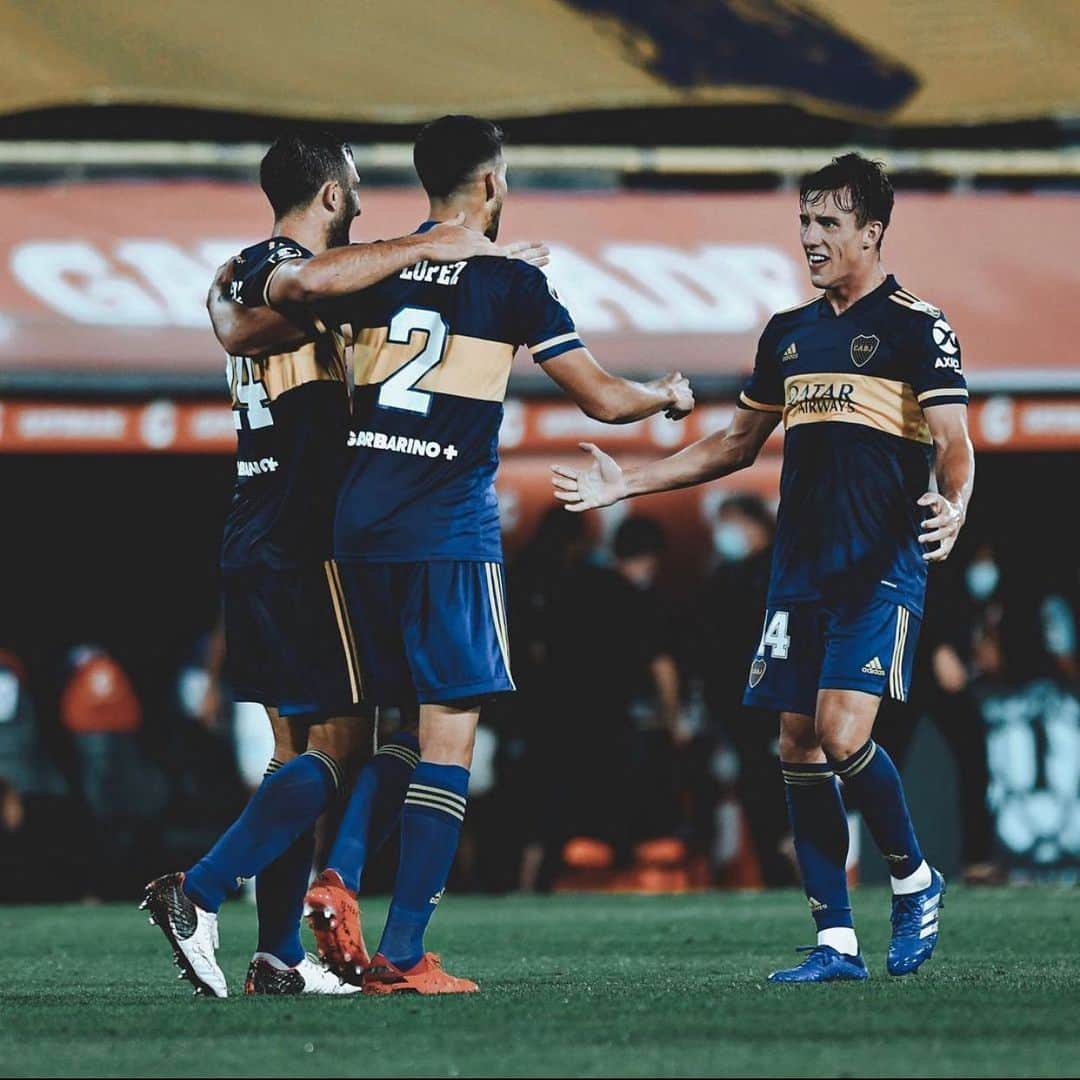 リサンドロ・ロペスのインスタグラム：「Tenes que dejar el ALMA y el CORAZÓN.. Vamos BOCA 💙💛」