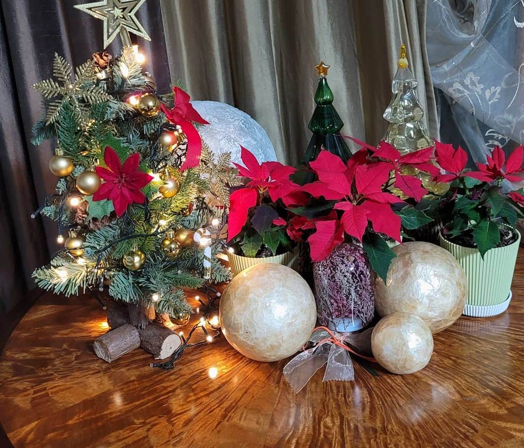 チ・スウォンのインスタグラム：「그래도,그럼에도 불구하고, #Merry #Christmas!  아름다운 밤입니다. 모두모두 코로나조심합시다~ 사진 참 못찍네...ㅎ」