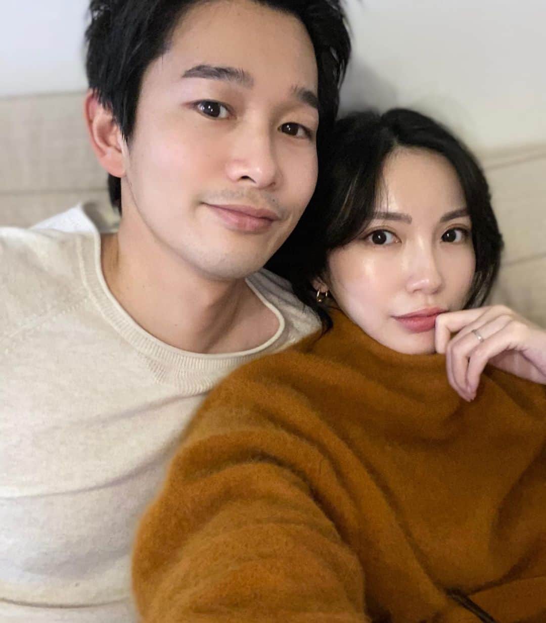 吉田愛璃のインスタグラム：「. . 2人きりで過ごすのも最後だなぁ🎄💝 家族が増えるのが楽しみだけど、ふたりの時間もずっと大事にしたい🤟  #💝 #🎄 #🎅」