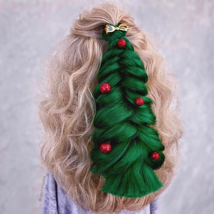 CosmoProf Beautyさんのインスタグラム写真 - (CosmoProf BeautyInstagram)「Our stores will close today at 1 p.m. in observance of the holiday, but we're always open online!🎄⁣We will reopen on December 26th!  ⁣ Products used in this stunning holiday hairstyle by @catekettner:⁣⁣ BaBylissPRO Nano Titanium Spring Curling Iron 3/4 Inch.⁣ Sexy Hair Surfer Girl Dry Texturizing Spray.⁣ Sexy Hair High Tide Texturizing Finishing Spray.⁣ ⁣ Don't forget, order today and select Same Day Delivery. SHOP NOW via #LinkInBio⁣ ⁣ #repost #babyliss #babylisspro #sexyhair #cosmoprofbeauty #licensedtocreate #greenhair #greenhairdontcare ⁣#holidayhair #christmashair #christmastrees #winterhair #creativehair ⁣#trendyhair」12月25日 0時23分 - cosmoprofbeauty
