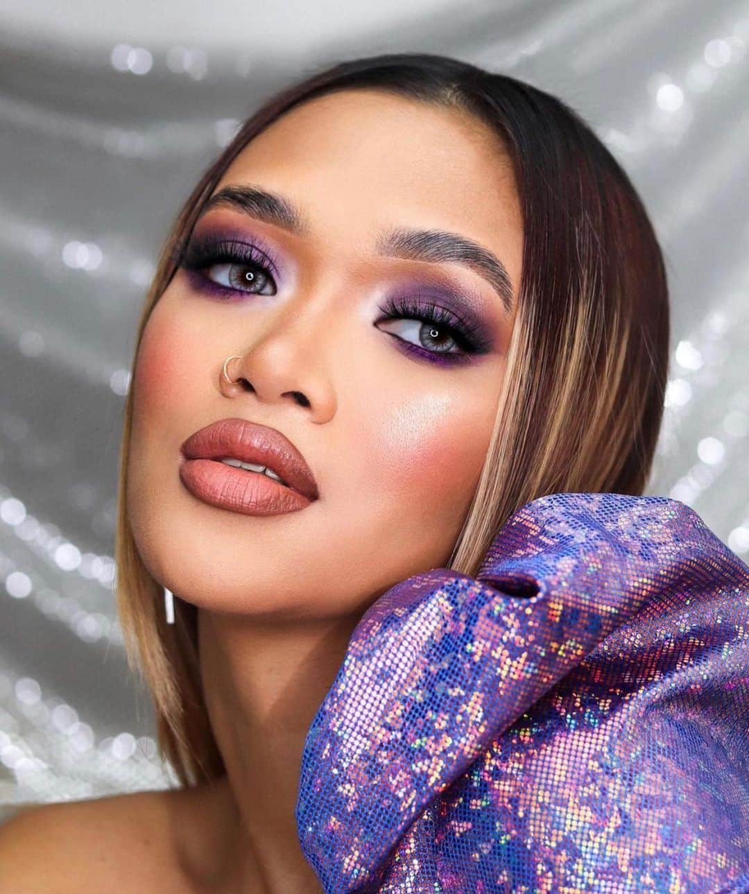 Motives Cosmeticsさんのインスタグラム写真 - (Motives CosmeticsInstagram)「Oh my GLAM. ✨ @che.mosley dropped some stunning Christmas Eve inspo using the @thalia BESOS Palette & other #MotivesCosmetics goodies. Swipe to see what she used! Who’s ready to get glam tonight?」12月25日 0時29分 - motivescosmetics