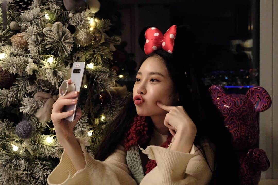 ユラさんのインスタグラム写真 - (ユラInstagram)「MERRY CHRISTMAS🎄❤💐💚」12月25日 0時34分 - yura_936