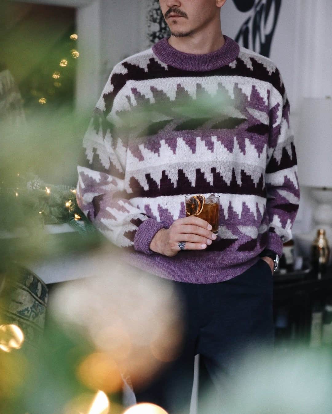 のインスタグラム：「Mulled wine is fine. And the same goes for its cider spin-off. But we can do a little better, right? We asked some of our favourite bars in London for the mulled cocktails they’re serving up this December – and the recipes to make them at home. Head to the link in bio to mix a drink with us. Cheers! #MRPORTERLittleLuxuries   Isabel Marant - Gatsyh Intarsia Alpaca-Blend Sweater」