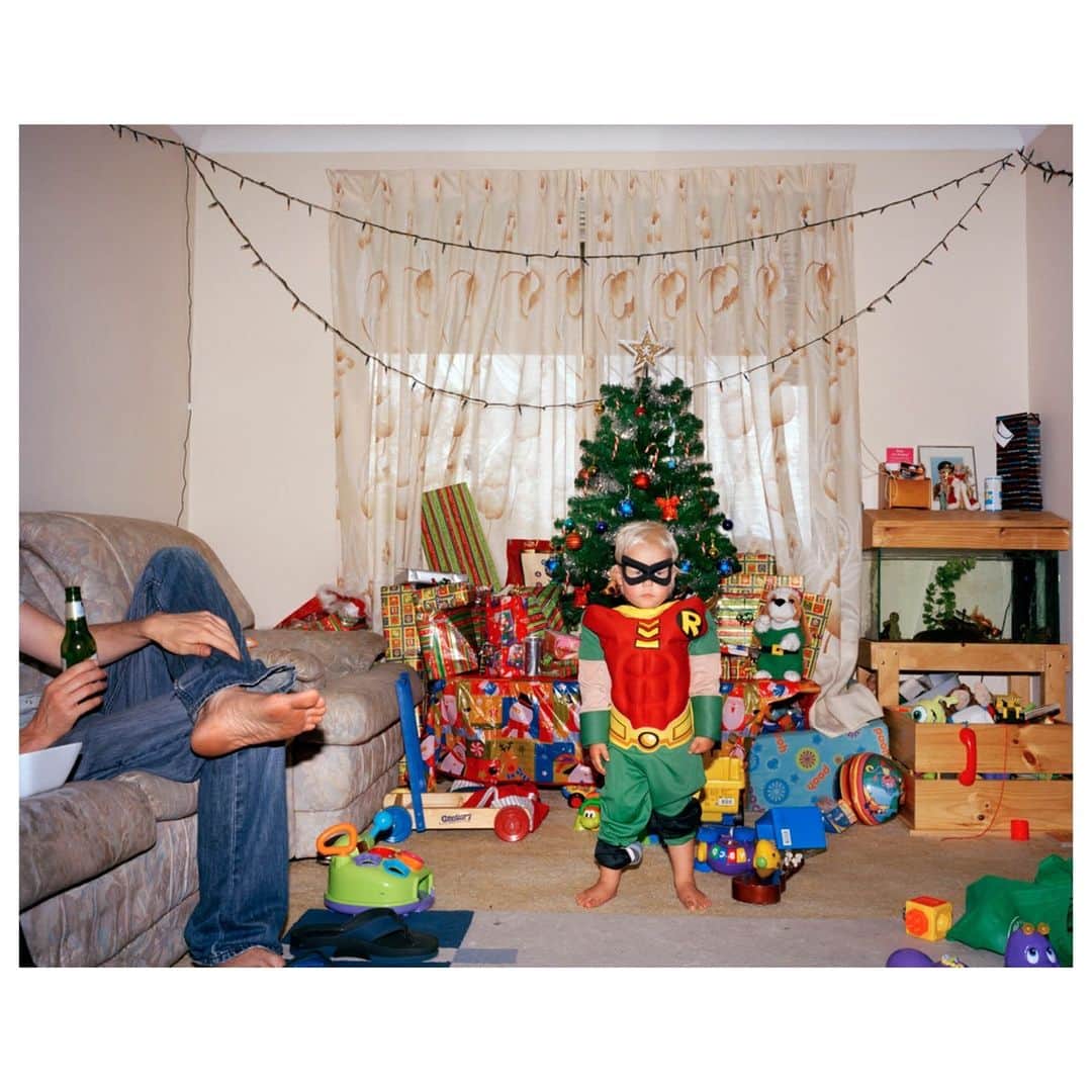 Magnum Photosさんのインスタグラム写真 - (Magnum PhotosInstagram)「"I started to think how strange, families, suburbia, life, vomit, and in particular Christmas…really was." - Trent Parke, @chillioctopus⁠ .⁠ Christmas down under can often seem uncanny; a traditional mid-winter festivity celebrated in the heat of the Australian summer. In his family album series “The Christmas Tree Bucket”, Magnum photographer Trent Parke plays on this inherent irony. ⁠ .⁠ Browse more of Parke’s unlikely Christmas images at the link in bio. ⁠ .⁠ PHOTO: AUSTRALIA. South Australia. Adelaide. 2008.⁠ .⁠ © Trent Parke @chillioctopus /#MagnumPhotos」12月25日 1時02分 - magnumphotos