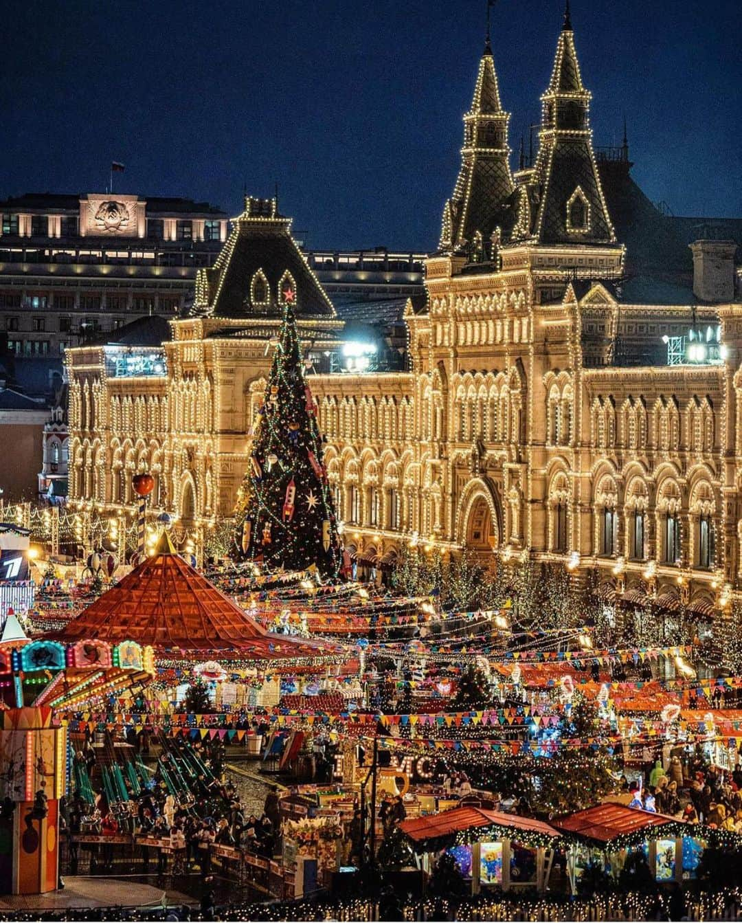 Wonderful Placesさんのインスタグラム写真 - (Wonderful PlacesInstagram)「Christmas in Red Square - Moscow ✨🎄🎄🎅🏻🎅🏻✨ . 📷 by ✨✨@elena.krizhevskaya✨✨ #wonderful_places for a feature ❤️🎄」12月25日 1時05分 - wonderful_places