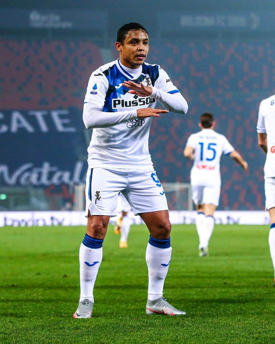 アタランタBCさんのインスタグラム写真 - (アタランタBCInstagram)「È la 𝕊𝔼𝕋𝕋𝕀𝕄𝔸 volta che @luisfmuriel9 segna due o più gol in una singola partita da quando veste la maglia nerazzurra! 🕺🏽 Luis #Muriel's scored two or more goals in a single match for the 𝕊𝔼𝕍𝔼ℕ𝕋ℍ time as an #Atalanta player! 🤩 ⠀ #GoAtalantaGo ⚫️🔵 #Atalanta #BergAMO #ForzaAtalanta」12月25日 1時14分 - atalantabc