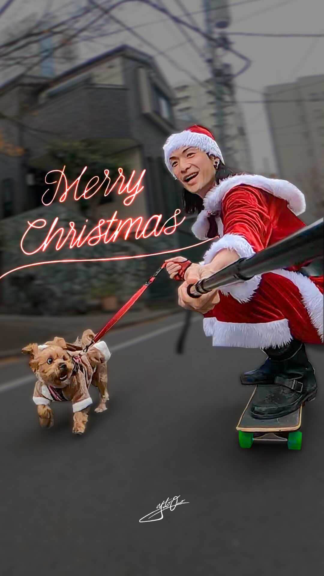 のインスタグラム：「こーやサンタの歌声とyuutoサンタのピアノでアホなクリスマスをお届けします🎅🏻 皆さん素敵なクリスマスをお過ごしください🎅🏻 @kowoya  #merrychristmas#MariahCarey#alliwantforchristmasisyou#skateboard#sk8#gopro#pug#SantaClaus#一眼レフ#クリスマス#piano#ピアノ#スケートボード#こげトナカイ#ふがサンタ @fugaechan」