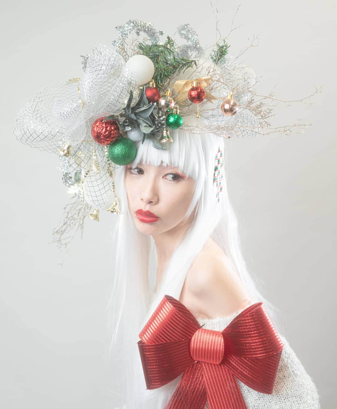 のインスタグラム：「正面はこんな感じ⛄🎄✨ *  * photo @kagawa_junpei  hairmake @miomio77.la_cachette  hairmake @shinobu.la_cachette  * * * * #クリスマスカード #クリスマス  #クリスマスアート #作品撮り #キラキラ #ピクセル #ハート #雪 #ホワイトクリスマス #christmas #merrychristmas  #20201224 #モデル募集中」