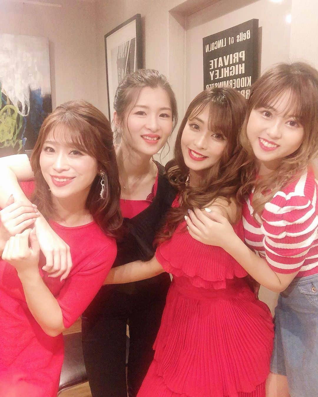 Fujikoのインスタグラム：「今年も残り僅か🥺✨  今年は、 Dream Girlsの思い出が濃いなぁ。  来年からDream  Partyになりますが、この4人で何かするのは今年が見納めになるかも？  また不定期でライブイベントに変えていきます！  毎回colorを変えて 歌やライブだけでなく ミュージカルに向けて演技やゲームなども取り入れていましたが  みんなの個性がわかって さらに大好きになった３人です❤️👩🏻  今日はクリスマスライブやけど この週末は、 Dream  Girlsスペシャルライブでお届けします！  誰かが私の歌をCoverしてくれるかも？！  是非見に来てほしいです💓💖  配信ラストライブは、 ふじかちゅで👩🏻❤️💖  是非たのしもー🎹🎹  盛り沢山な内容なので、ライブの電池切れな方はぜひ💓  👗Dream Girls👗 〜Dress Party〜 2020年12月26日土曜日 会場: soap opera classics umeda Open 18:30 Start 19:00 (✳︎今回ライブメインの為、チケット記載の時間と異なりますのでご注意ください）  チケット🎟 https://form1ssl.fc2.com/form/?id=a7bc7b25799f9d83  配信チケット🌟✨ https://twitcasting.tv/soc_osaka/shopcart/40480  2020年12月27日日曜日 会場:パーカホリック 「音楽で酔い痺れる忘年会Live」 Open 12:30 Start 13:00 今年のラストライブです！ Fujikoと雄亮さんの音楽で締めくくりませんか？？ 今回はお昼に開催なのですが、ゆっくり過ごせますように💕 是非ご予約お待ちしてます♡  チケット🎟 https://form1ssl.fc2.com/form/?id=a7bc7b25799f9d83  12月27日日曜日 Fujiko✖️内川樺月 「ふじかちゅ プレミアム年末配信♡vo4」 今年はラストに配信ライブが決まりました💓 年末は、ふじかちゅで締めませんか？ 是非よろしくお願いします💓  時間: 20:00〜 スタジオプレミア配信✨ 1000円　チケットはこちら💁🏻‍♀️ https://twitcasting.tv/fujiko1023/shopcart/43726  #Fujiko#内川樺月#齋明寺麻里愛#瀧本りおな#アーティスト#dreamgirls #どりがー#噂のアーティスト#fashion#party#ミュージカルDREAMER」