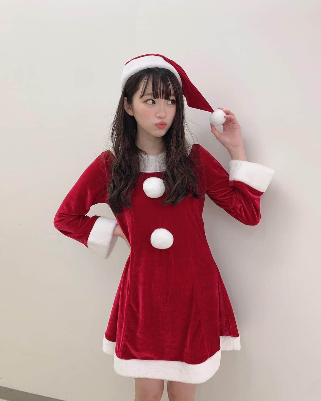 平野夢来（ゆぴぴ）のインスタグラム：「Merry X'mas💕 皆さんのお願い事聞いてあげる🤏 ・ ・」