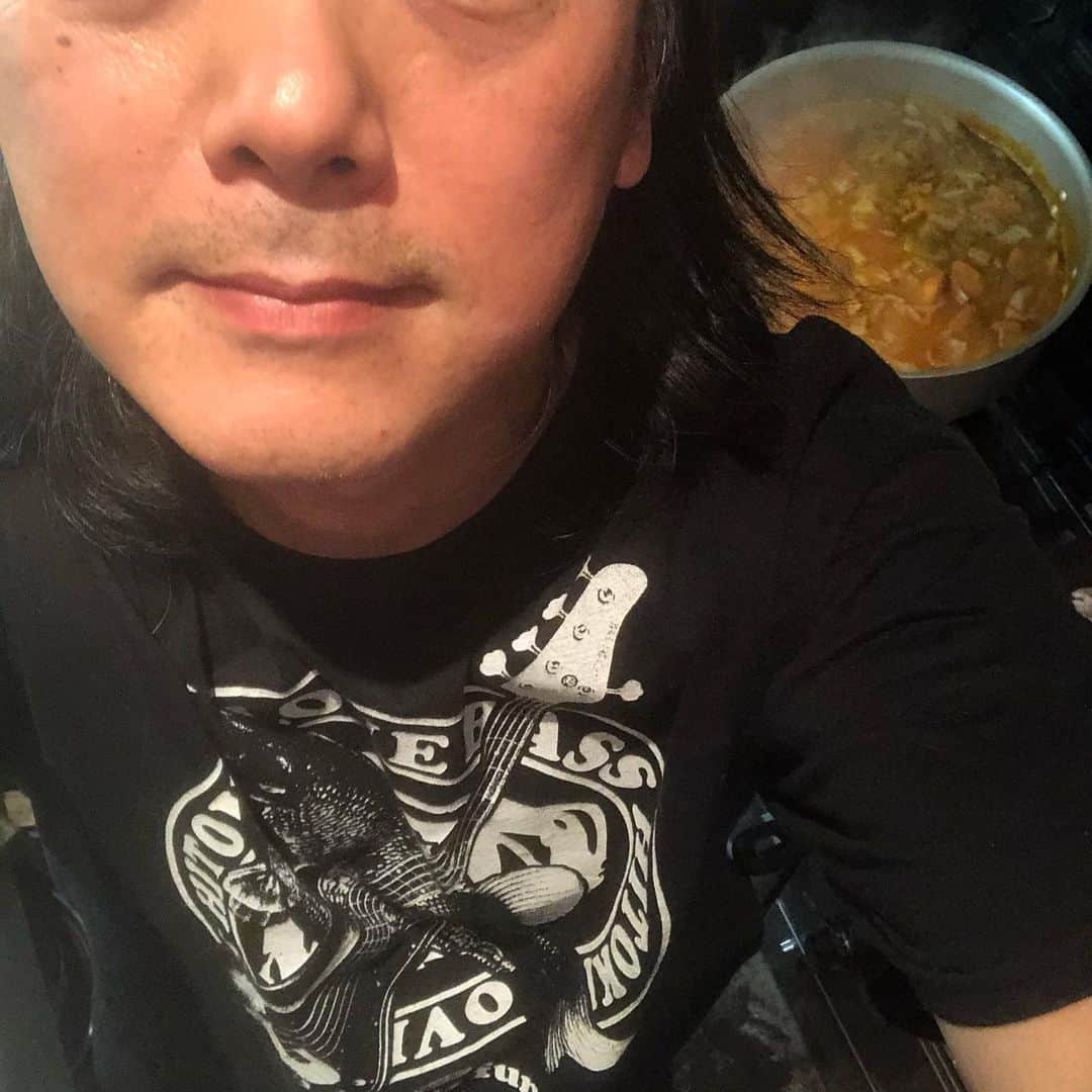 人時のインスタグラム：「メリークリスマス♫  本日です。配信ありますので見てくださると嬉しいです^ ^  【ライブ情報】クリスマス気分？ 12/24（木）下北沢 BAR?CCO 出演：人時・白田雄人 会場規定動員制限・感染拡大防止ガイドライン厳守のもと開催 hitoki.info  ZAIKO 有料ライブ配信 barcco.zaiko.io/_item/333876 販売期間：12/4（金）0:00～12/31（木）19:50迄 アーカイブ：12/31（木）23:59迄」