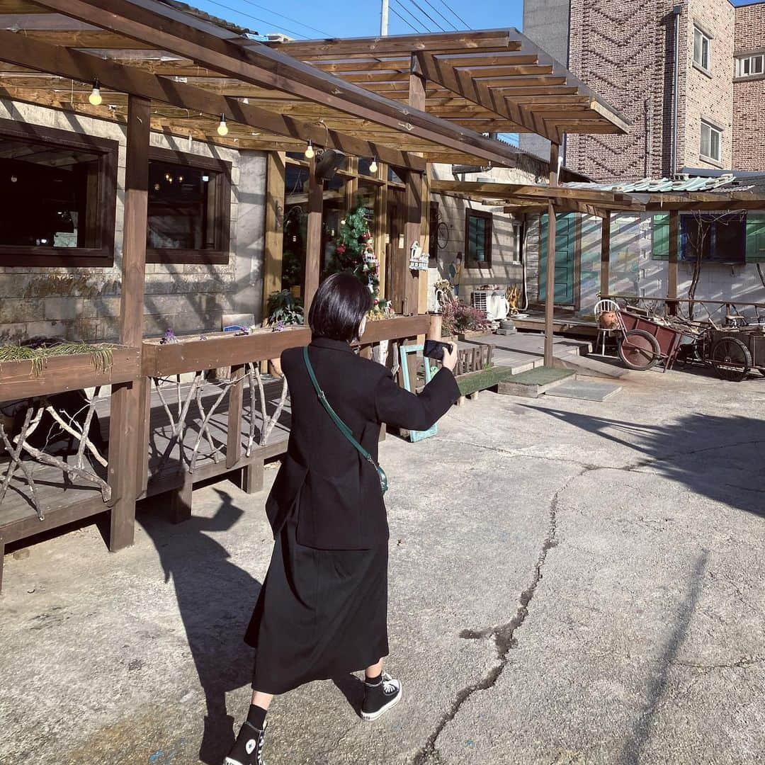 イム・ジンウさんのインスタグラム写真 - (イム・ジンウInstagram)「우리 갱이 괴롭히던 백구놈 #중성화가즈아 - #남양주 #카펜트리」12月24日 16時49分 - realizeagoal