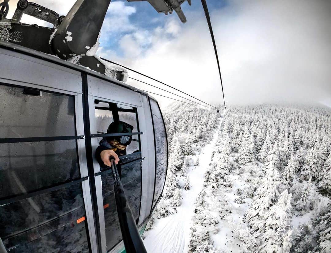 GoProさんのインスタグラム写真 - (GoProInstagram)「#GoProSnow のシーズン到来！❄️ リフトから #GoPro をスキーのストックにマウントし #樹氷 をとらえる @type_ms の一枚。  #GoProJP #GoProのある生活 #スキー #雪山 #蔵王 #山形」12月24日 16時50分 - goprojp