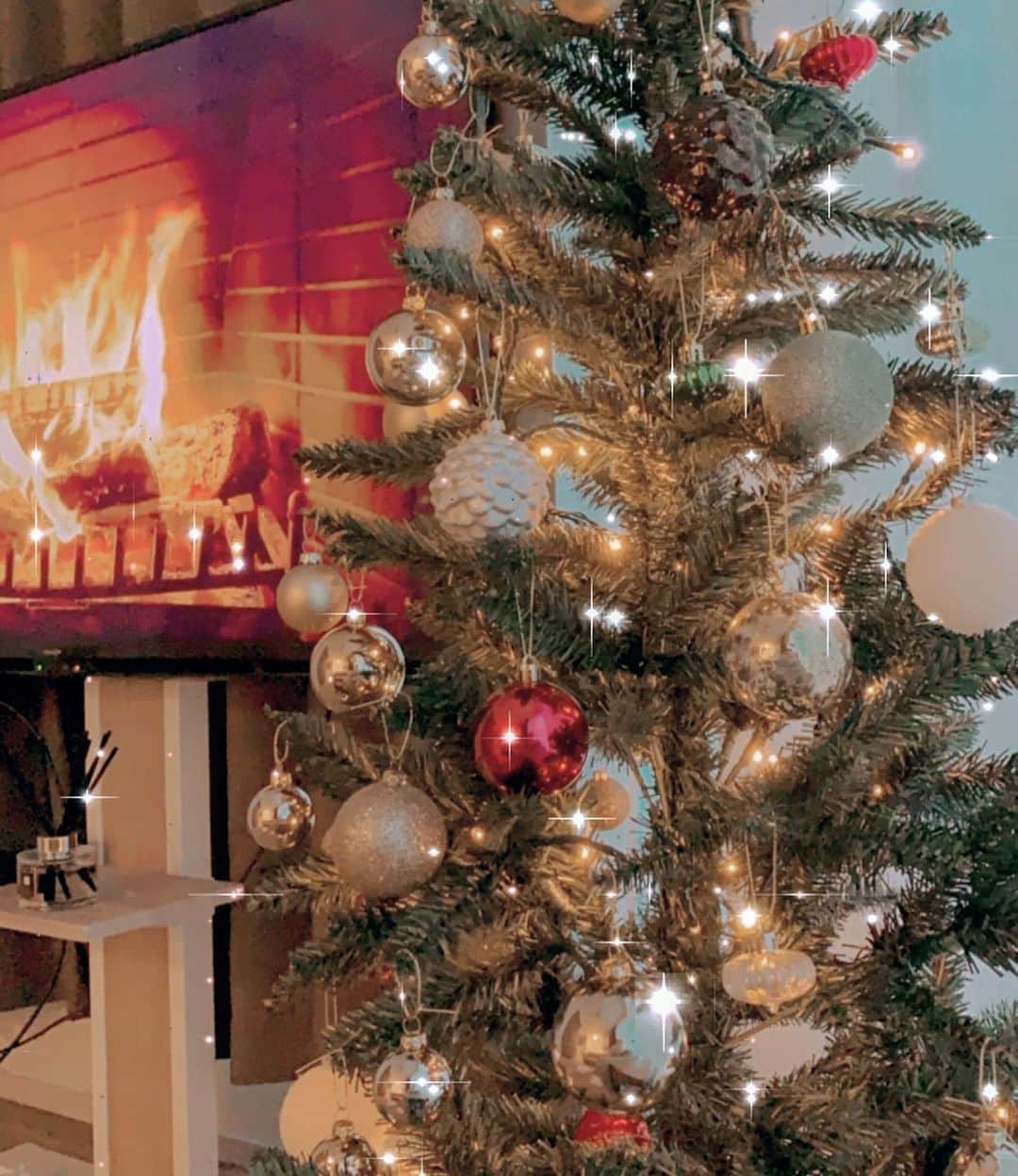 Yumaikaのインスタグラム：「Merry Christmas eve❤️  家族揃って初めてのクリスマス🎄✨」