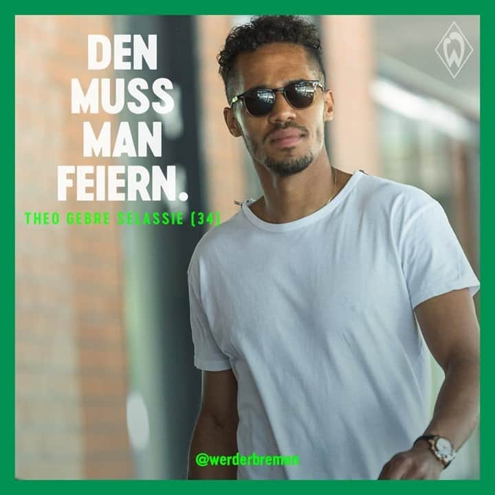 ヴェルダー・ブレーメンさんのインスタグラム写真 - (ヴェルダー・ブレーメンInstagram)「Happy Happy Happy Birthday, Legende!💚🎈🎁🎉 _______ #werder #bremen #svw #theo #gebreselassie #happybirthday #nordphoto」12月24日 17時02分 - werderbremen