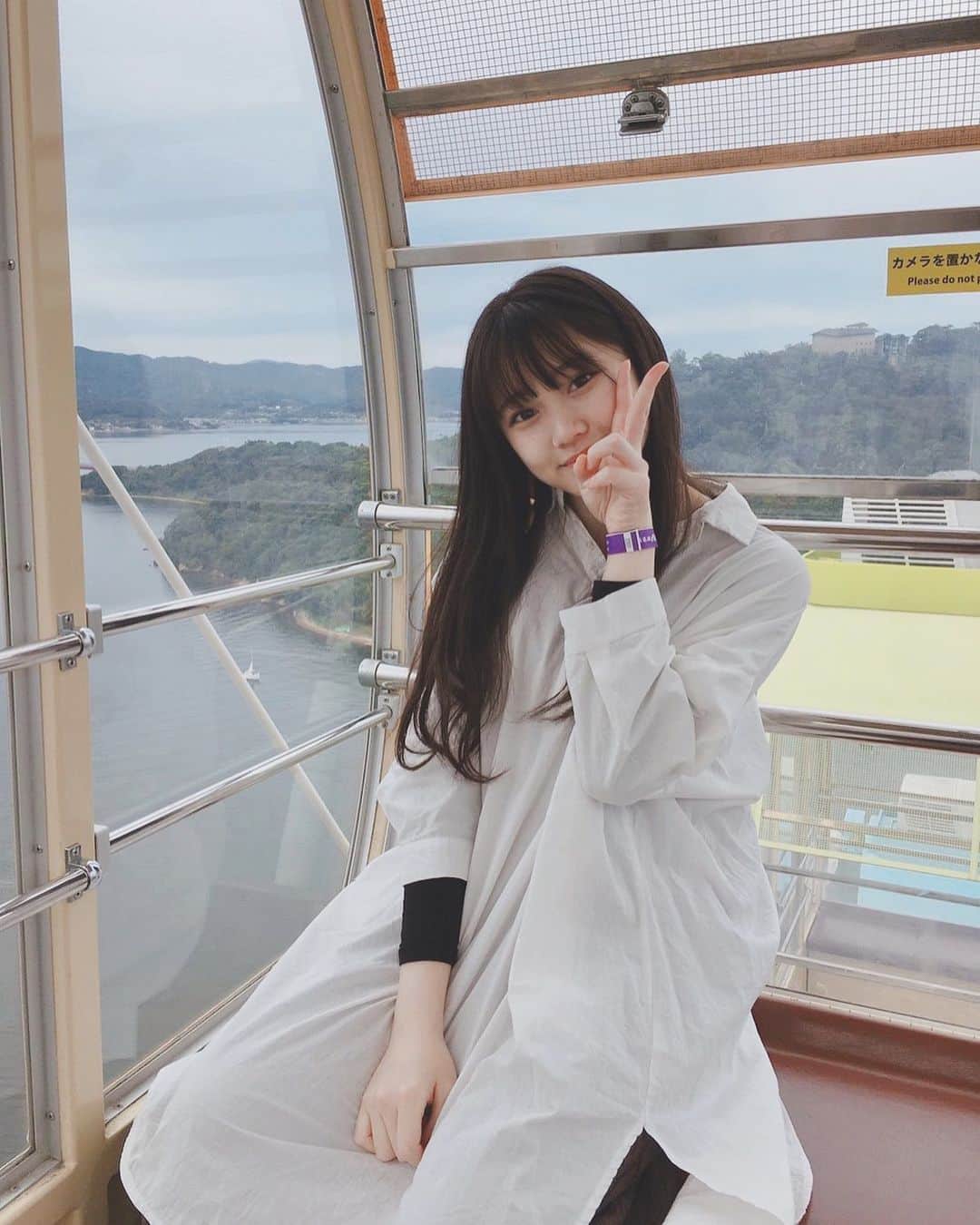 小野田紗栞のインスタグラム：「🎡 今日は妹のお誕生日 おめでとう😉  なので今日は、妹が撮ってくれた写真です笑  #tsubaki_factory #つばきファクトリー#小野田紗栞#妹#誕生日#photoby#sister#おめでとう#アイドル#idol#follow#followｍe」