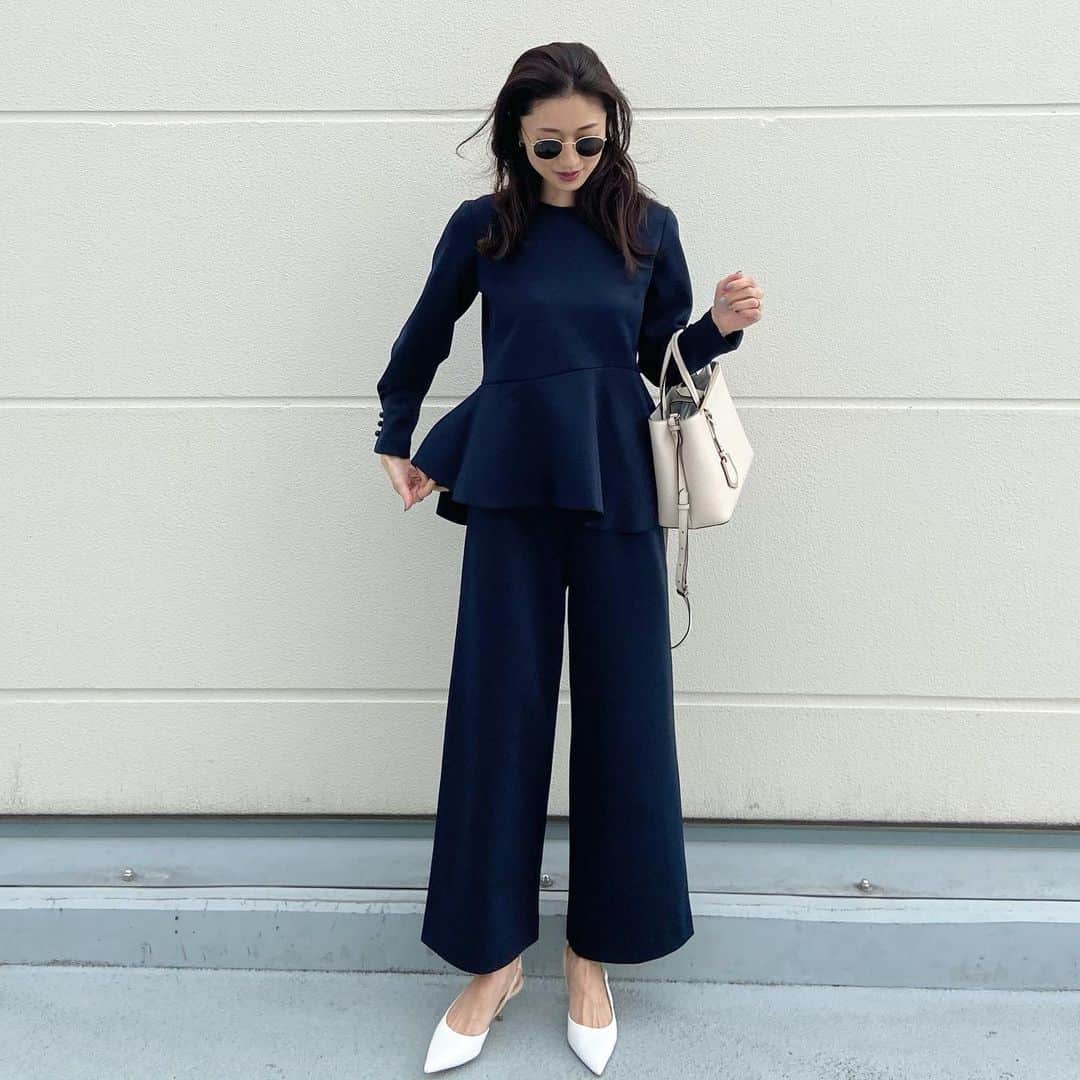 mmmcoco07のインスタグラム：「✴︎ 大好きな#セットアップ ❤︎ シルエットがすごくきれい🥺✨ . . setup/ @naracamicie_jp  bag/ #fendi  shoes/ #zara . . . #naracamicie#ナラカミーチェ#シンプルコーデ#outfit#ootd#outfitoftheday#fashion#instafashion」