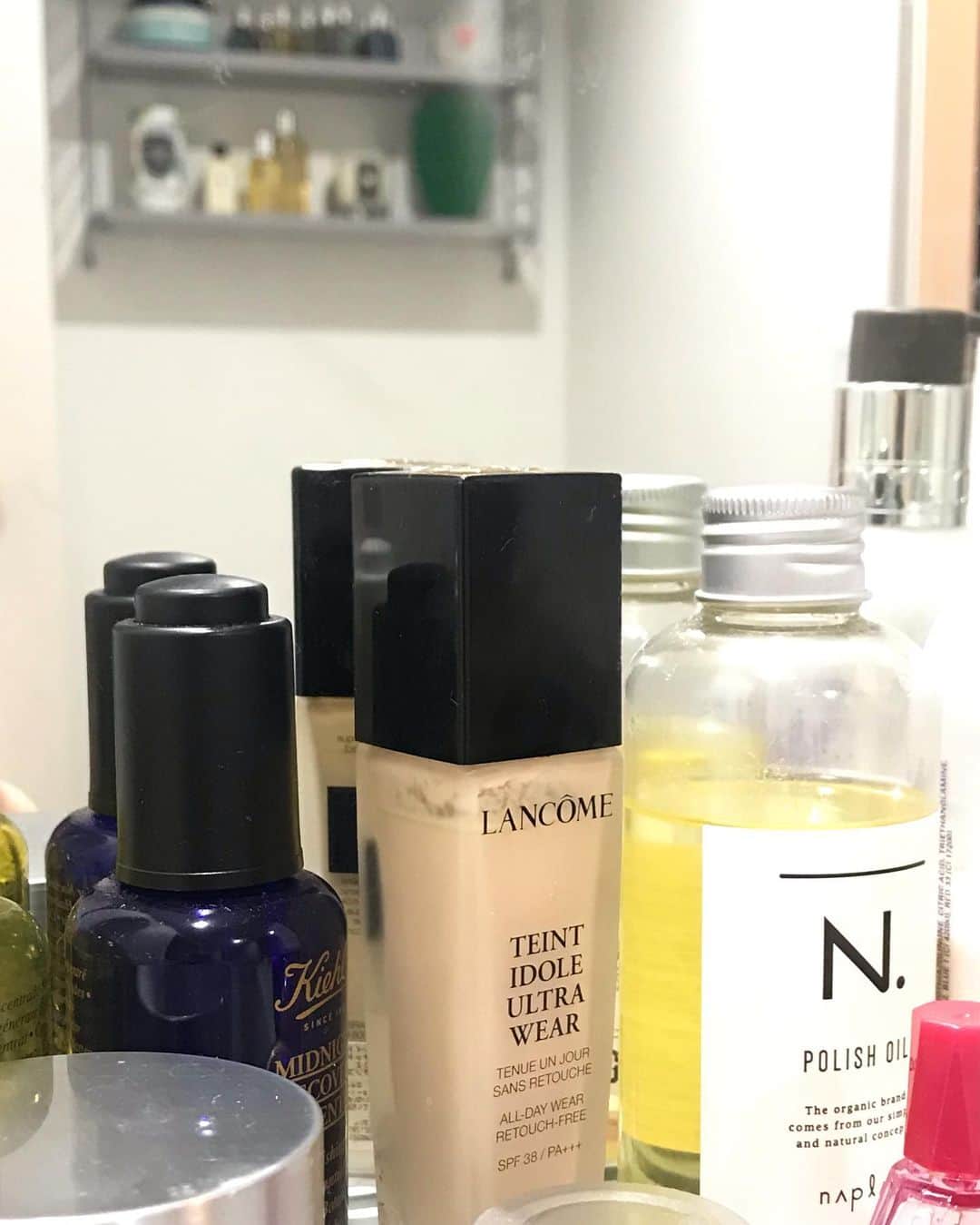 アヤメのインスタグラム：「Let’s mention good things in 2020💡✊🏼😃 I saved some money for beauty stuffs. Look, I hardly used LANCÔME Ultra wear which I bought about this time last year🤷🏻‍♀️ Wearing Mask half of my face and got lazy to make up😷😆 #goodthings2020 今年はコスメ散髪ネイル等の美容代が格段にかからなかったな〜。去年の今頃買ったリキッドファンデ、一年経った今1cmも減って無いよ😳 #生活費削減 #今年良かったこと」