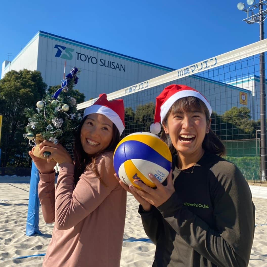 長谷川暁子さんのインスタグラム写真 - (長谷川暁子Instagram)「Merry Christmas 🎅🏽🎄🎁﻿ Happy Holidays 😘💕﻿ ﻿ ﻿ #beachvolleyball ﻿ #ビーチバレーボール﻿ #NTTコムウェア﻿ #長谷川暁子﻿ #akikohasegawa﻿ #川崎マリエン」12月24日 17時07分 - akikohaseg