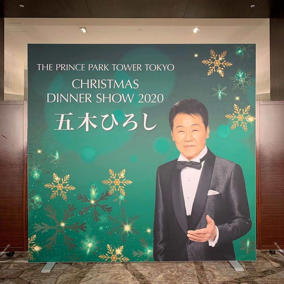 五木ひろしさんのインスタグラム写真 - (五木ひろしInstagram)「🎄Merry christmas🎅🏻  #merrychristmas #dinnershow #hiroshiitsuki #五木ひろし」12月24日 17時08分 - hiroshi.itsuki_staff