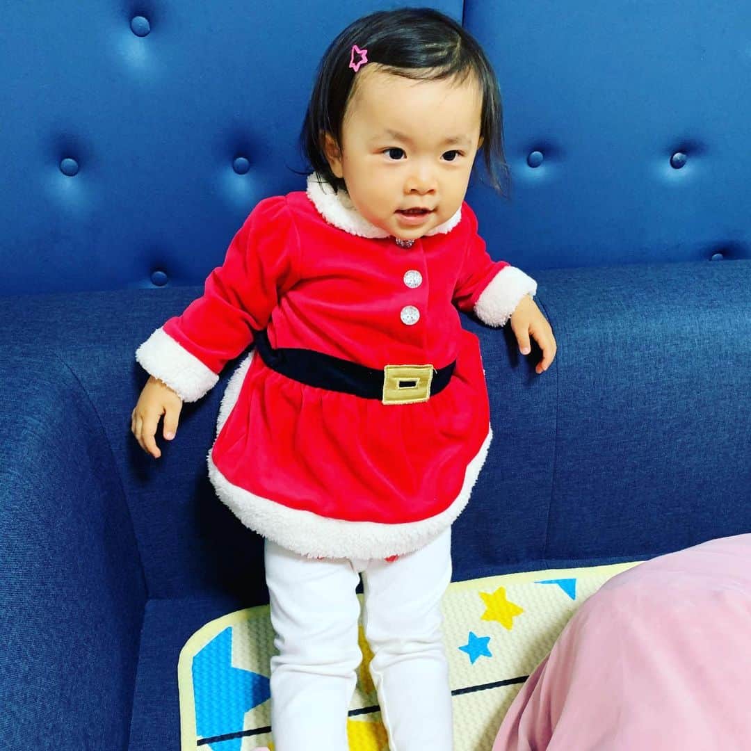 アクア新渡戸さんのインスタグラム写真 - (アクア新渡戸Instagram)「ハッピーメリークリスマスイブ🎄🎅🤶🥺ྀི🥰😜☃️🎄  なんだか今年はクリスマス感がないけど ささやかにクリスマス・イブ ディナーです✨🍽🍷🥂🍗🍟🥩  プレゼント🎁🎀は明日の朝まで我慢です😁  #おうちでくりすますぱーりー  #家族の時間  #クリスマスオードブル🎄  #クリスマスディナー🍴  #メリークリスマスイブ」12月24日 17時08分 - amiaquanitobe
