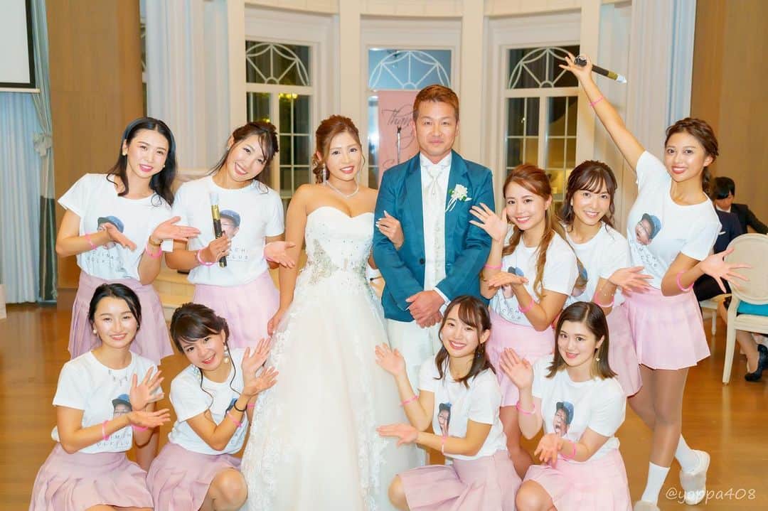 のインスタグラム：「. としれな結婚式💒👰‍♀️🤵‍♂️ with 麹町NiziU🌈✨ . この日の余興を本日YouTubeゴルフななちゃんねるで配信しますー💛 . Make you happyが頭から離れなくなるよ〜🌈💃 . . 19時配信です❣️ . . . #golf #niziu #makeyouhappy #dance #結婚式 #余興 #麹町ゴルフクラブ #ゴルフ女子」