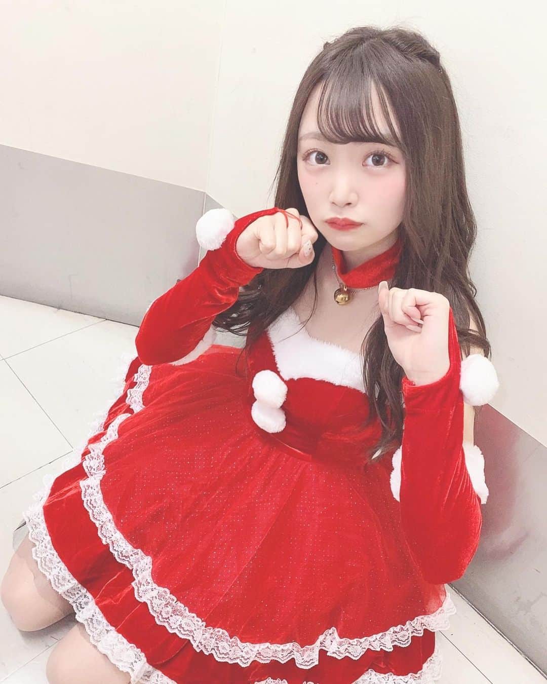 鳥海絢菜のインスタグラム：「・ MerryX'mas🎅🏻🎄🌟 ・ ・ #merrychristmas #xmas #クリスマス #プレゼント # #いいね返し」
