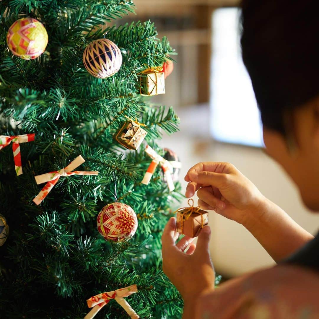 江戸ワンダーランド 日光江戸村のインスタグラム：「・ メリークリスマス  Merry Christmas🎄 飾り付けも準備万端。Ready to decorate. ・ ・ #edo #merrychristmas #メリークリスマス #冬の江戸 #江戸人 #いざ江戸へドロン  #edowonderland #江戸ワンダーランド日光江戸村」