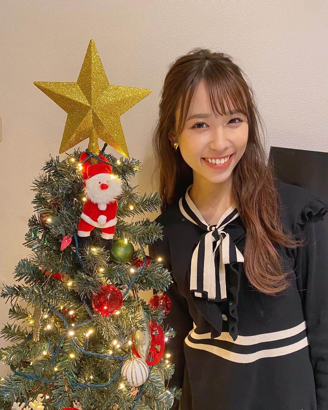 山本瑠香のインスタグラム：「メリークリスマスイブ🎅🏼🎄🌙  皆さん幸せなクリスマスイブを 送れますように…✨  #merrychristmas #メリークリスマス #メリクリ」