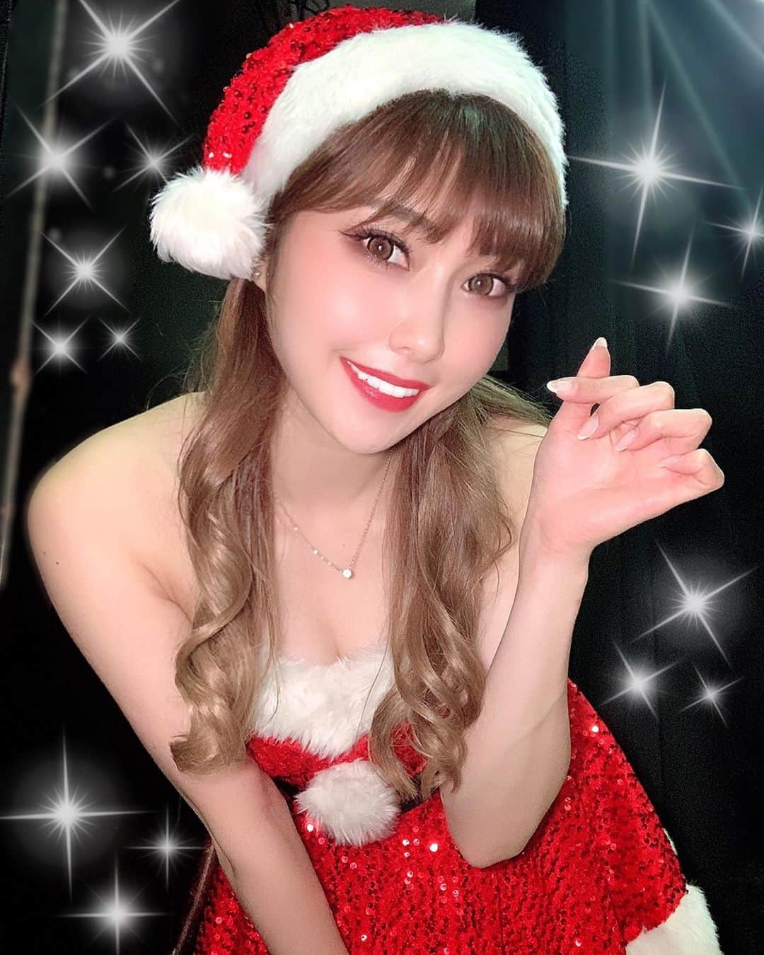 Rieさんのインスタグラム写真 - (RieInstagram)「. 🎄🎄🎄 ・ めりくり🎅 昨日はバーレスクでサンタコス着て クリスマス感じたよ〜☺️🎄💫 次のバーレスク出演は30日1,2部です🐹 ・ 良いクリスマスを〜🤍 ・ ・ ・ #クリスマス #サンタ #サンタコス #christmas  #christmaseve #バーレスク #バーレスク東京 #burlesque #burlesquetokyo」12月24日 18時00分 - rierica_poledancer