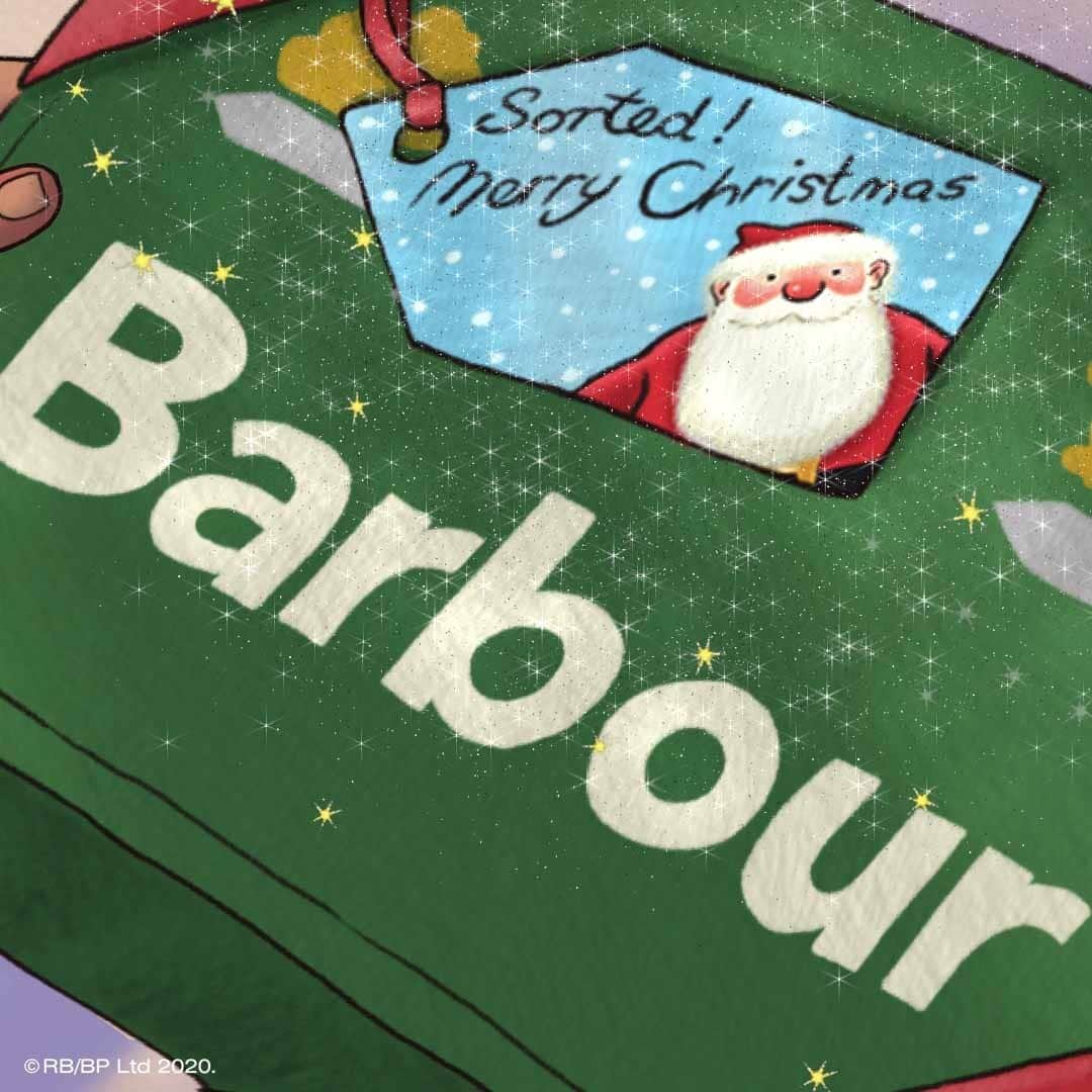 Barbour Japanさんのインスタグラム写真 - (Barbour JapanInstagram)「いよいよ明日はクリスマス。 Raymond Briggsが描く「Father Christmas」とのコラボレーションイラストが #BarbourChristmas を演出します。  #Christmas #FatherChristmas」12月24日 18時01分 - barbourjapan