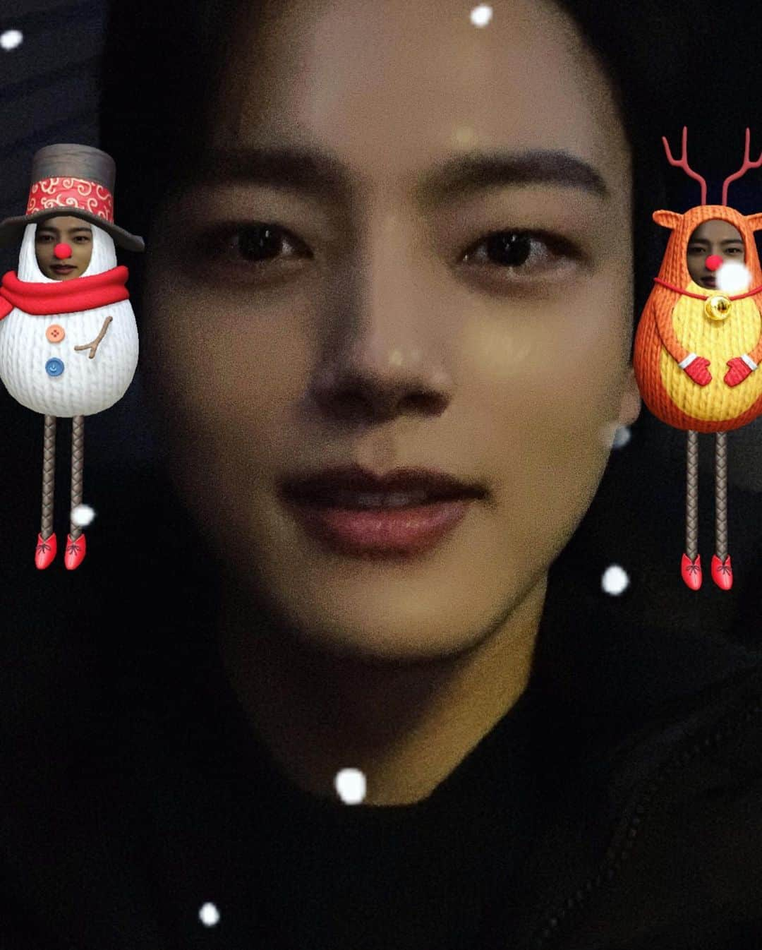 ヨ・ジングさんのインスタグラム写真 - (ヨ・ジングInstagram)「MERRY GOORISTMAS!!!!! ❄️🎅🎄🦌🎁❄️ #메리크리스마스 #메리구리스마스 #9oo그램」12月24日 18時12分 - yeojin9oo