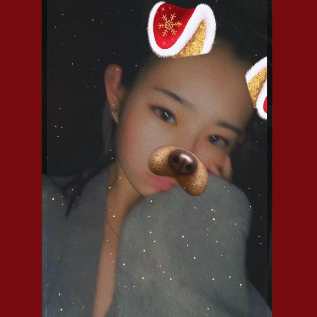 かれんのインスタグラム：「🎅🎁🎄」