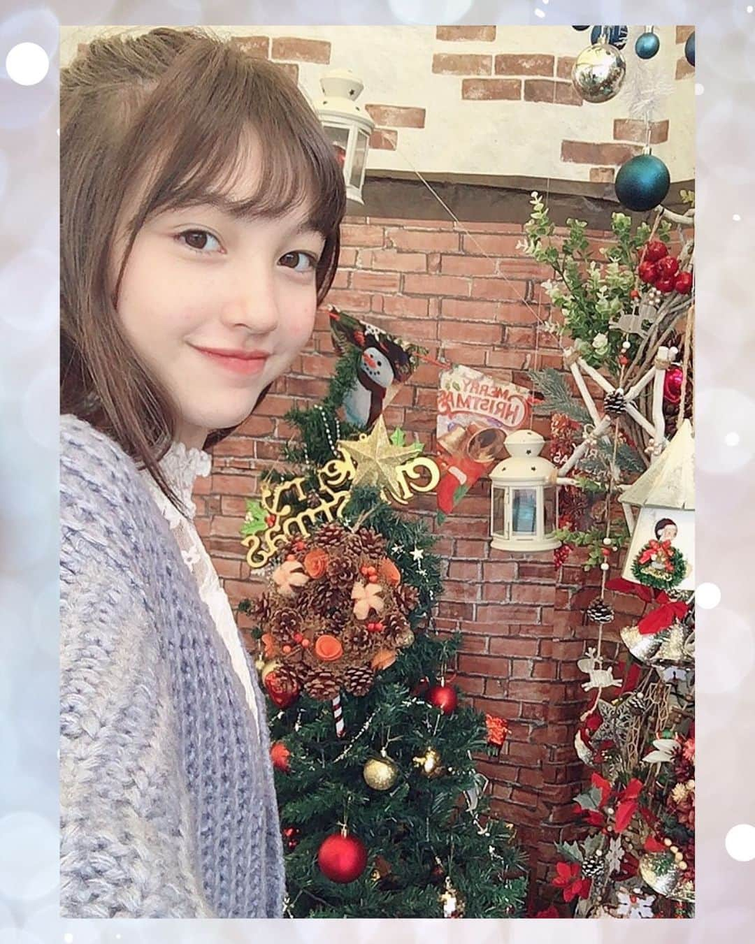 ８２１（ハニー）さんのインスタグラム写真 - (８２１（ハニー）Instagram)「821CAM📸- #selfieshot ✨#AO  🎁🎂🎄Christmas Eve🎄💝🎉  #821honey #H821 #821 #アオ #WHO #CallMyName #japanesegirl #girlgroup #girlband #selfie #xmas #christmas #クリスマス #クリスマスイブ #クリスマスツリー #ニットコーデ #메이크 #데일리메이크업 #패션 #오오티디 #팔로미 #메이크업 #행운 #성지 #가을」12月24日 18時31分 - 821honey_official