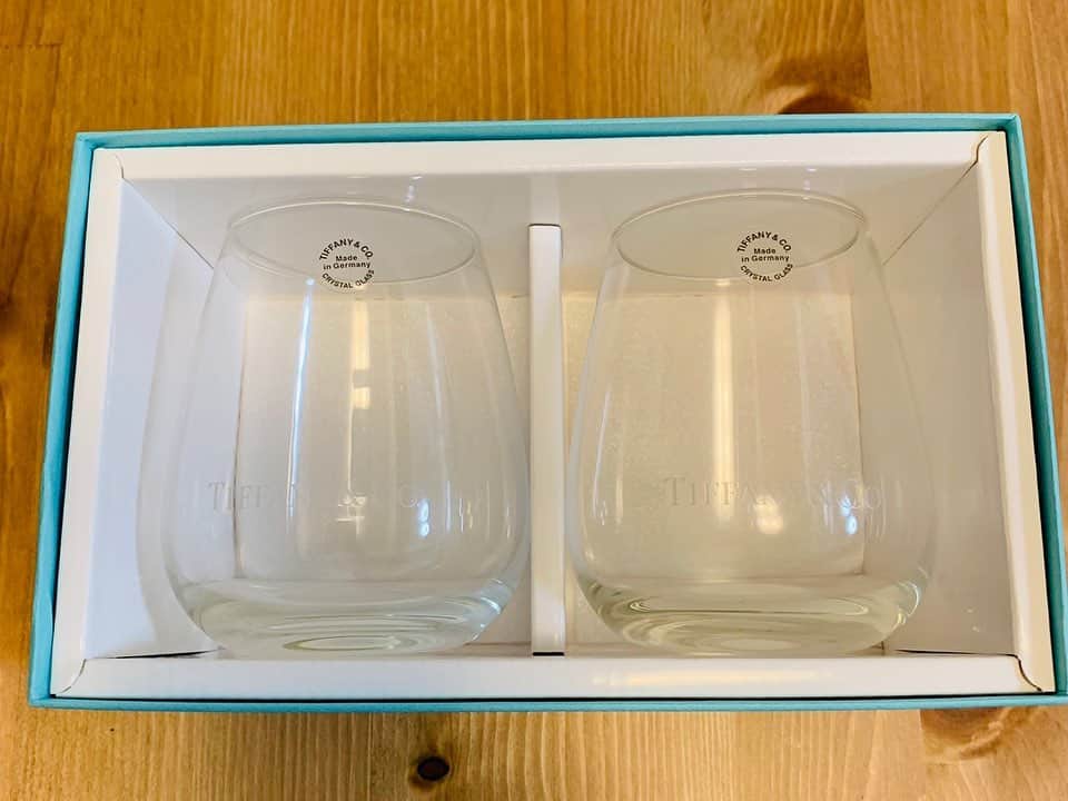 DJ ATSUのインスタグラム：「DJ MUCからお祝いで頂いた TIFFANY & Co.のペアグラス‼︎ ありがとう‼︎」