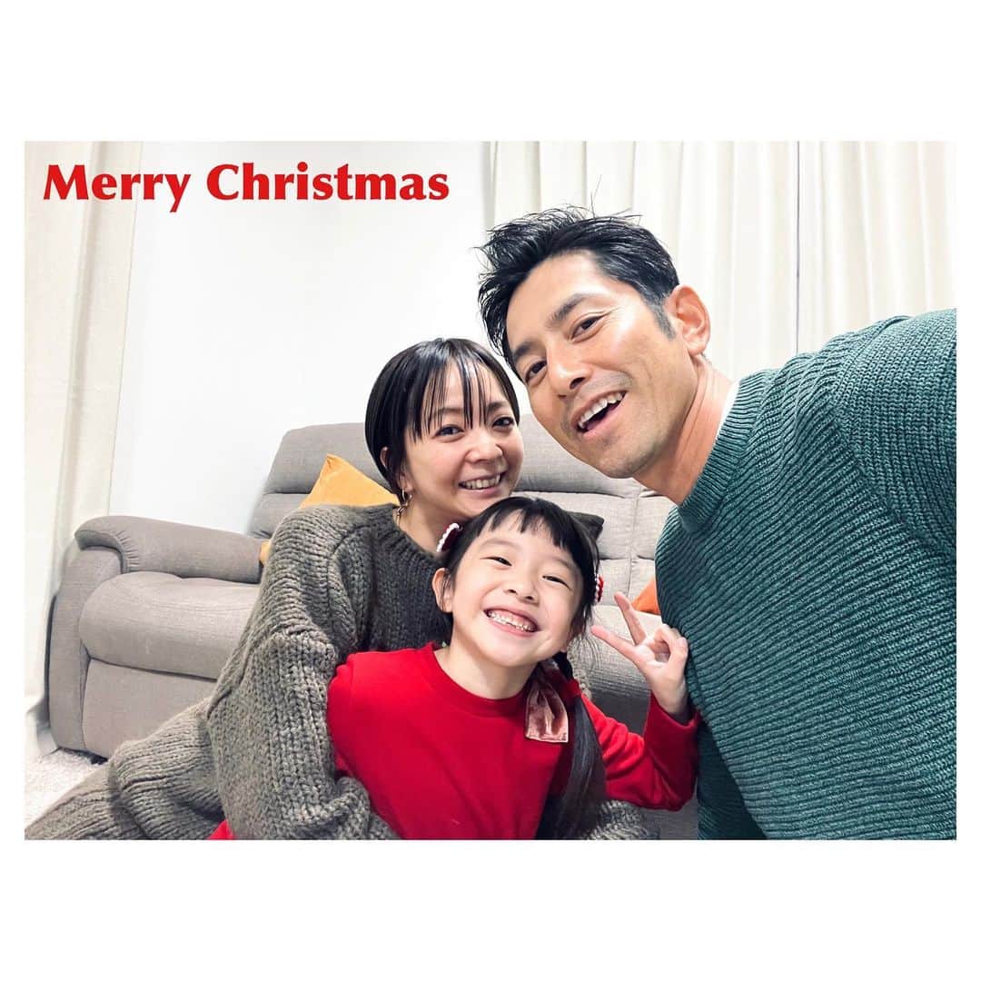 肥野竜也のインスタグラム：「【Merry Christmas】﻿ ﻿ ﻿ １日早いメリークリスマス🎄﻿ 今年も家族で楽しくクリスマスを過ごす事が出来ました…感謝✨﻿ クリスマスの模様は、またYouTubeでもアップします😉﻿ ﻿ ﻿ #肥野LIFE﻿ #肥野ファミリー﻿ #christmas﻿ #クリスマス﻿ #YouTube﻿ #チョコナッツちゃんねる」