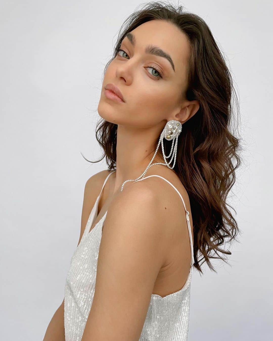 Zhenya Katavaのインスタグラム：「Подавай ей океаны, а не моря 🤍」