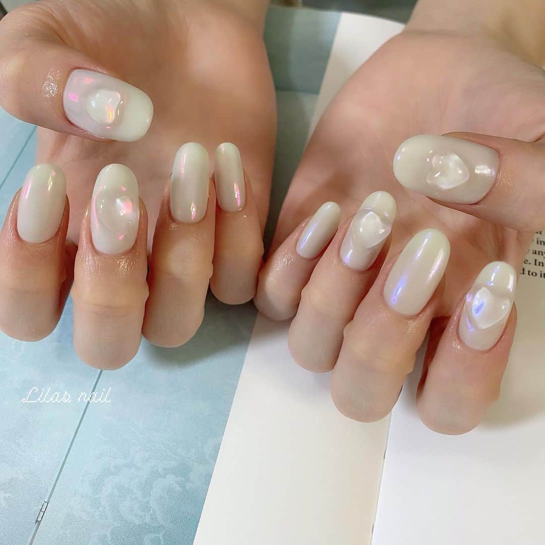 makoのインスタグラム：「* うるうる🥺🤍 #girlynail #ガーリーネイル #ミラーネイル #glitternail #젤네일 #젤네일아트 #젤네일전문 #フレンチガーリー  #ギンガムチェック #ギンガムチェックネイル #オーダーチップ #ブライダルネイル #ワイヤーネイル  #セルフネイル #스누피네일아트 #左右非対称ネイル #ちょうちょネイル #蝶々ネイル #ヴィンテージネイル #水滴ネイル #オーロラネイル #フレンチネイル #冬ネイル #マットネイル #韓国ネイル」