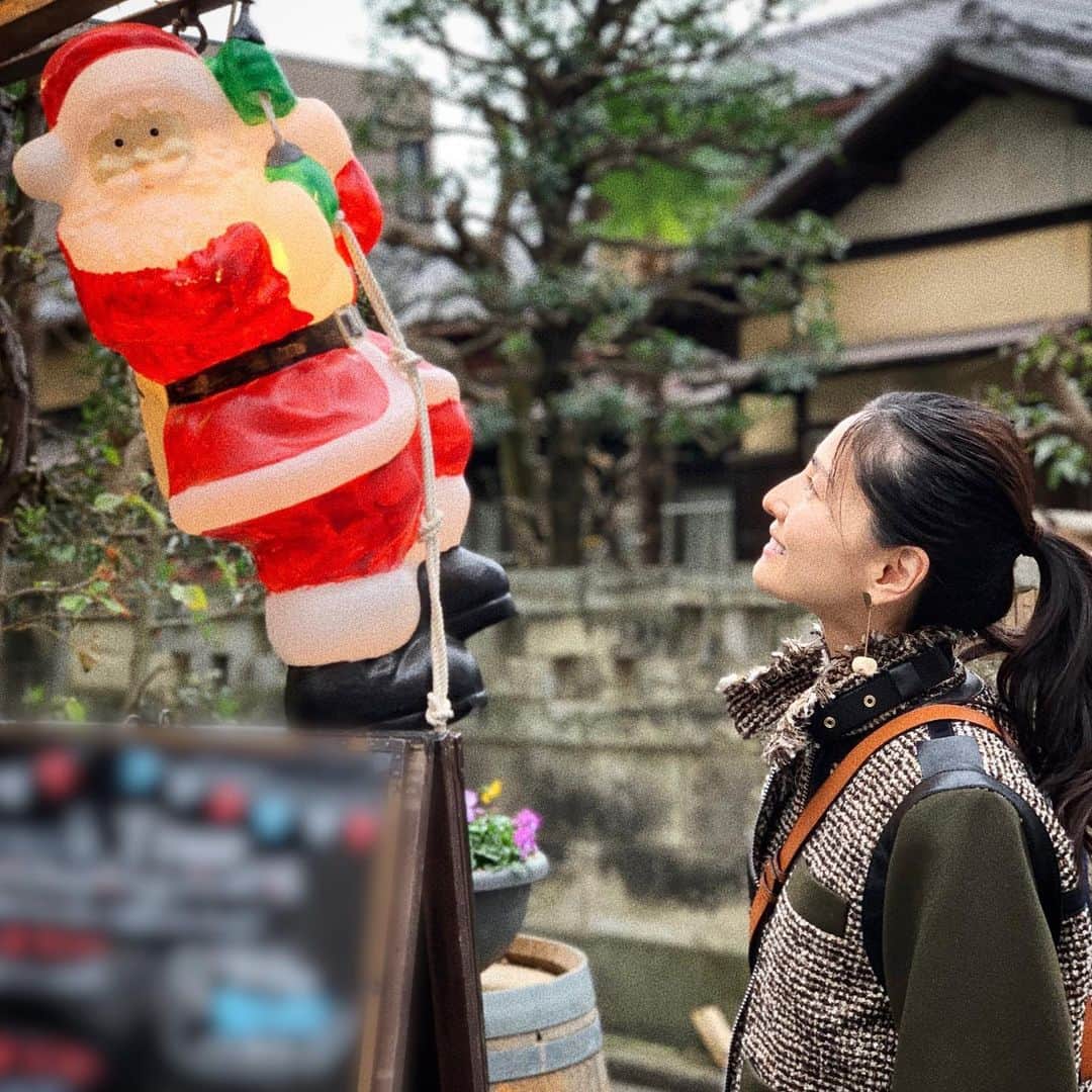 和泉佑三子さんのインスタグラム写真 - (和泉佑三子Instagram)「おっ👀サンタに遭遇！！」12月24日 18時50分 - izumisae_official
