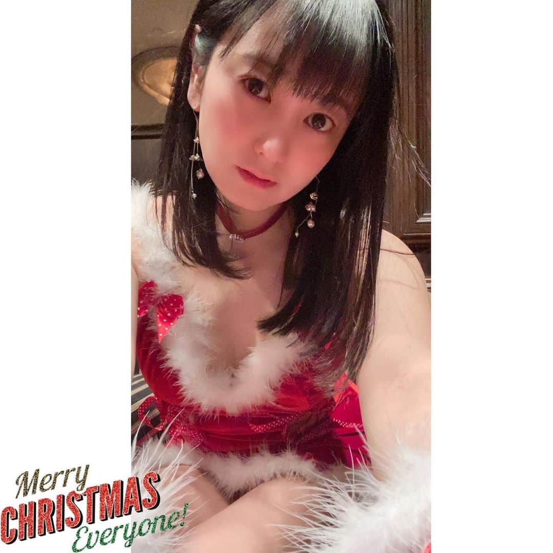脊山麻理子さんのインスタグラム写真 - (脊山麻理子Instagram)「Merry xmas EVE♡  サンタさん来るかな♡ #クリスマス　#xmaseve #クリスマスイブ #セクシーサンタ」12月24日 18時54分 - mariko_seyama_milkpon
