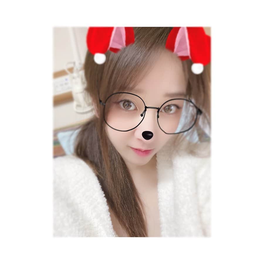 中冨杏子さんのインスタグラム写真 - (中冨杏子Instagram)「.*･ﾟ　.ﾟ･*.🎄.*･ﾟ　.ﾟ･*. . . メリークリスマス🎄 . .  #クリスマス #クリスマスイブ  #ゆっクリスマス #病院でクリスマスイブ  #サンタさんきてくれるかな  #サンタさーん #更新できてなくてごめんなさい  . . #年末年始 #我慢の時期 #みんなで乗り越えましょう . . #あなたの大切な人 #守りましょう . .」12月24日 18時58分 - anko_nakatomi