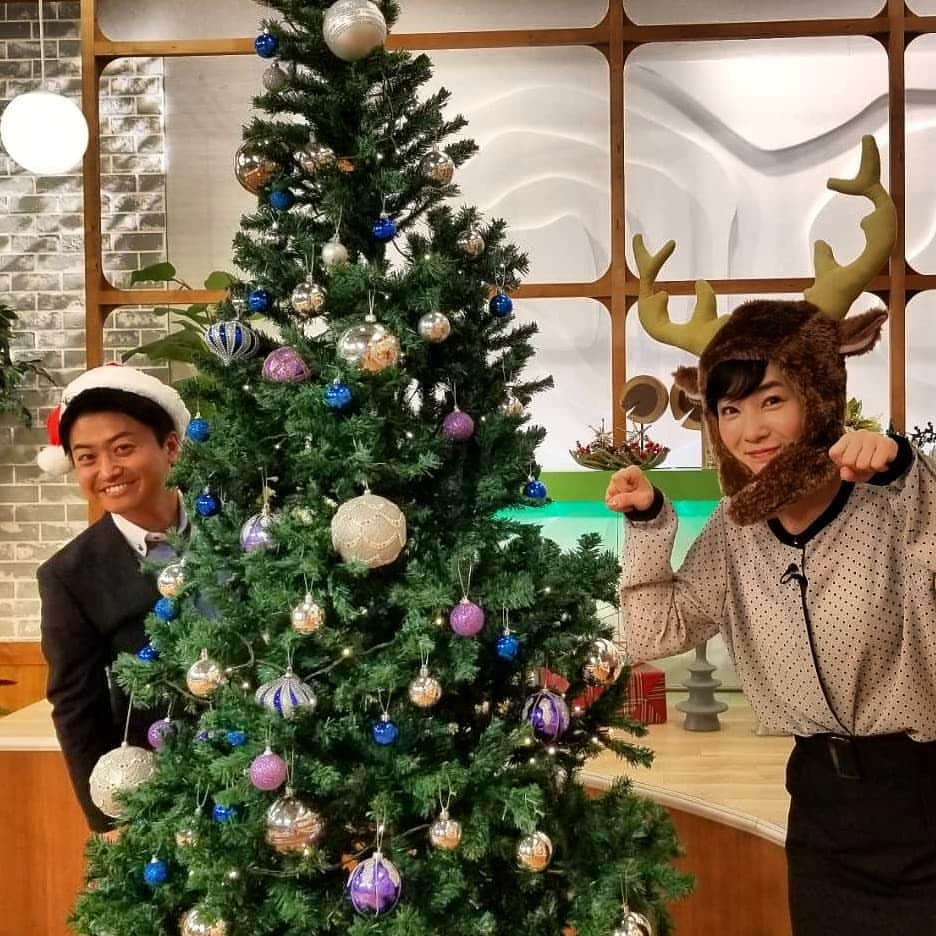 中京テレビ「キャッチ！」さんのインスタグラム写真 - (中京テレビ「キャッチ！」Instagram)「✨🎅✨Merry Christmas✨🎄✨  サンタさんはきっと大忙し。 トナカイさんも夜空を掛けるんだろうなあ…🌠  大人も子供もウキウキしちゃいますね😇  素敵な日になりますように💕  ﻿﻿﻿﻿ ﻿﻿﻿﻿ #きょうのこーいちろー #きょうのさのちゃん #いぶでし！←#写真とともに送られてきたメッセージ #さのすず .﻿﻿﻿﻿﻿﻿﻿﻿ .﻿﻿﻿﻿﻿﻿﻿﻿ #ctvcatch 📺月～金曜日午後3時48分から生放送﻿﻿﻿﻿﻿﻿﻿ #中京テレビ﻿ .﻿﻿﻿﻿﻿﻿﻿﻿ 👀目撃情報などはプロフィールのリンク内『投稿BOX』へ﻿﻿﻿﻿﻿﻿﻿﻿ 🐦Twitter→@ctvcatch」12月24日 19時00分 - ctvcatch