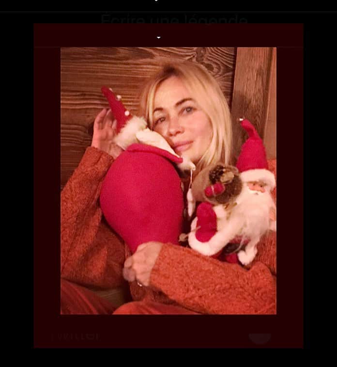 のインスタグラム：「#merrychristmas🎄  je vous souhaite un doux noël ... 🎄🙏🏻#buennatale」